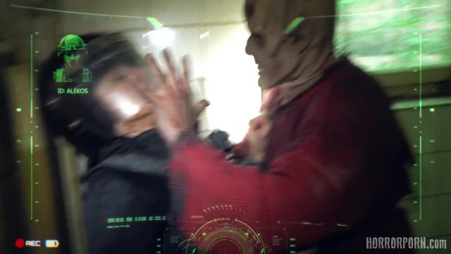 Зомби напали на блондинку и трахнули во все дырки